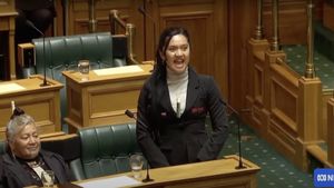 VIDEO Vot inedit în Parlamentul Noii Zeelande pentru suspendarea deputaților care au inițiat strigătul „Haka Māori” în semn de protest față de o propunere legislativă