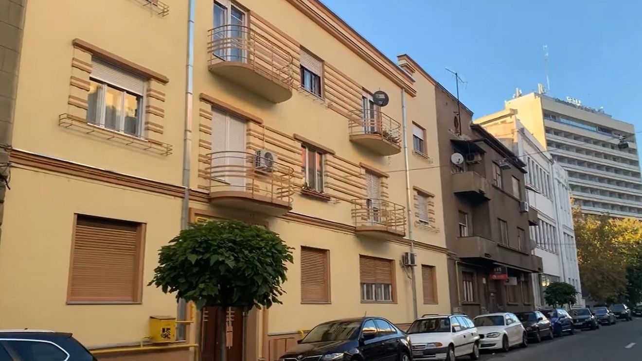 Primăria Arad interzice instalarea aparatelor de aer condiţionat pe faţadele clădirilor istorice