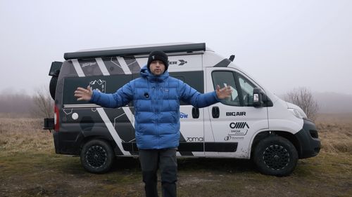 Un italian trăiește într-o rulotă 6 luni pe an: ”Călătoresc și sunt plătit pentru asta” / "O persoană obișnuită consumă 150 de litri de apă pe zi. Cu 100 de litri mă descurc timp de cinci zile”
