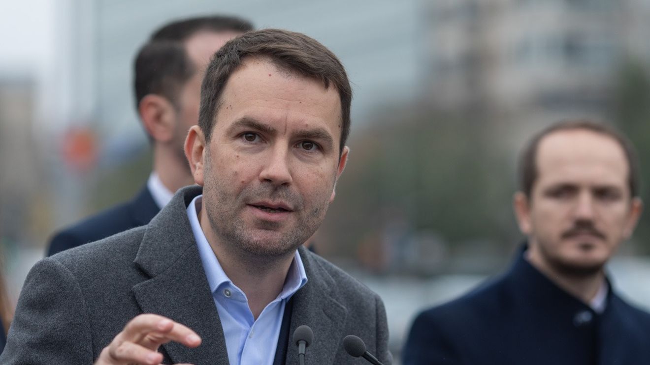 Cătălin Drulă: Calea ferată este într-un continuu proces de degradare, pentru că din banii prevăzuţi acum doi ani în PNRR absorbţia este zero