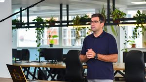 Detalii legate de ”Momentum”, primul concept de supercar electric dezvoltat integral în România. Interviu cu Ovidiu Toma, CEO al CryptoDATA