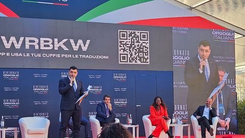 George Simion, liderul partidului extremist AUR, la un eveniment organizat de partidul de guvernământ Fratelli d'Italia