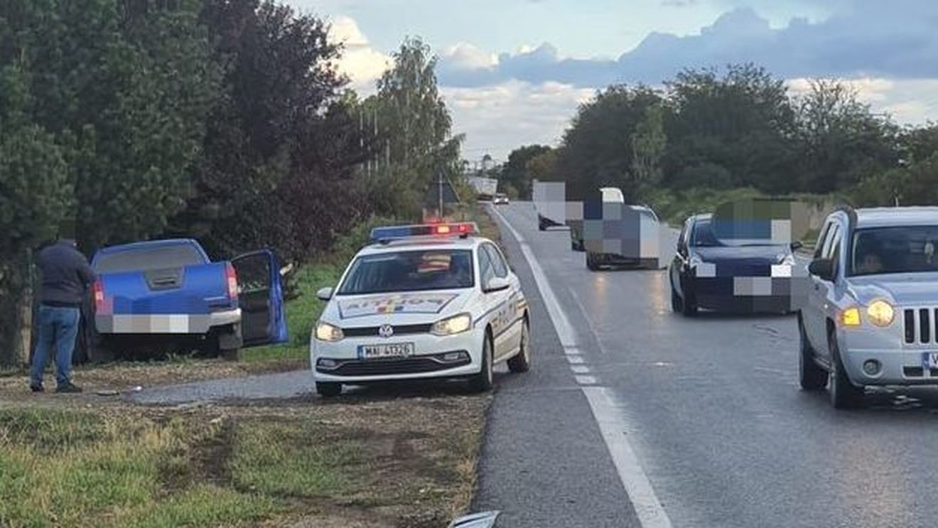 Trei poliţişti primesc îngrijiri medicale, în urma unui accident rutier în Vrancea
