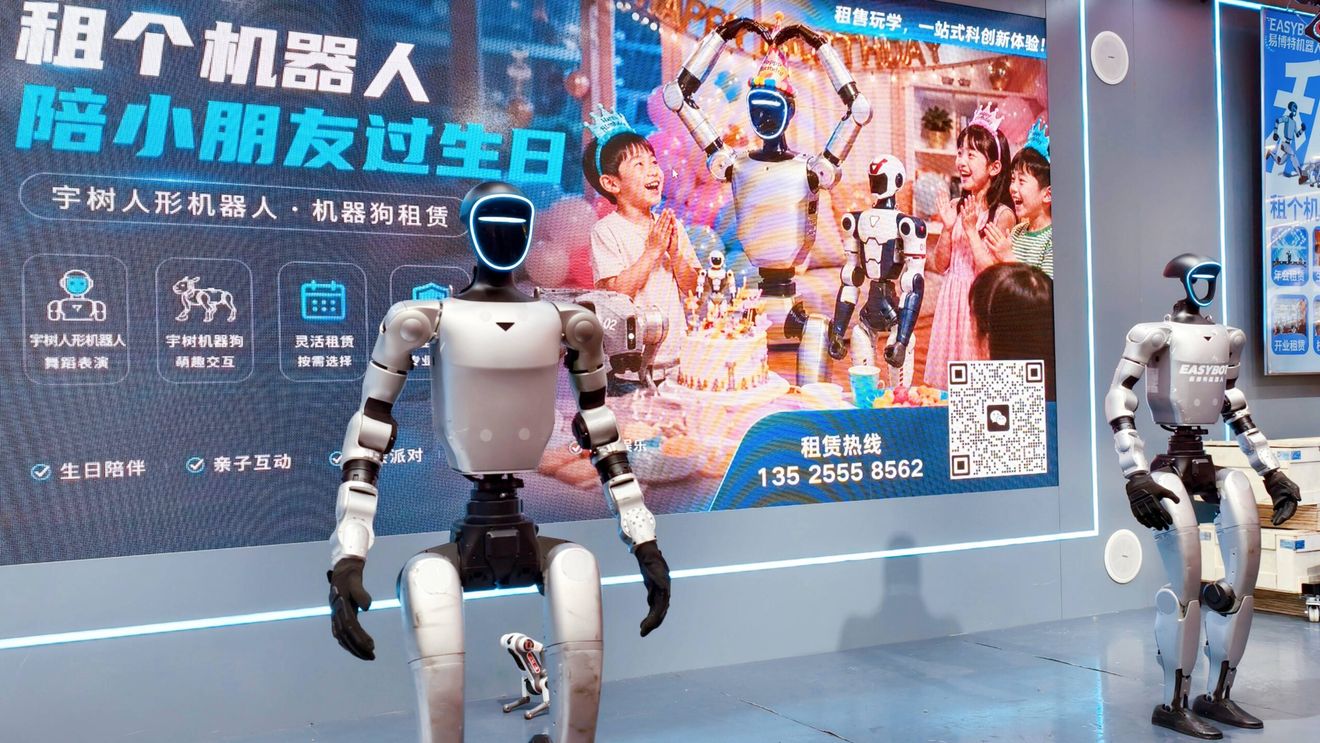 Fenomen în plină expansiune în China: Închirierea de roboți umanoizi „cu ziua”