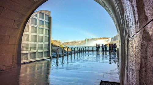 FOTO Un tunel uriaș, construit acum mai bine de un secol, s-a deschis sub cascada Niagara / Cum arată singura hidrocentrală din lume complet intactă din epoca sa, cu generatoare Tesla