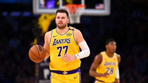 Vedeta din NBA Luka Doncic spune că şi-a spart telefonul când a aflat că a fost transferat la Los Angeles Lakers