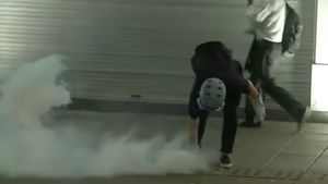 Anchetă la Liceul Tehnologic „Dumitru Dumitrescu” din Buftea, după ce un elev a pulverizat spray lacrimogen pe holurile unității de învățământ / Trei elevi şi două cadre didactice au primit îngrijiri medicale