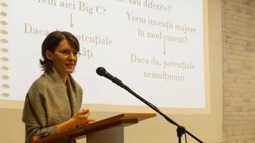 Cercetătoarea Thea Ionescu: Pe umerii profesorilor este un pic prea mult. Nu poate același om să se pregătească și pentru clasă, să organizeze și Săptămâna Verde, și Școala Altfel, să fie și diriginte, să gestioneze și integrarea copiilor cu nevoi speciale în clasă