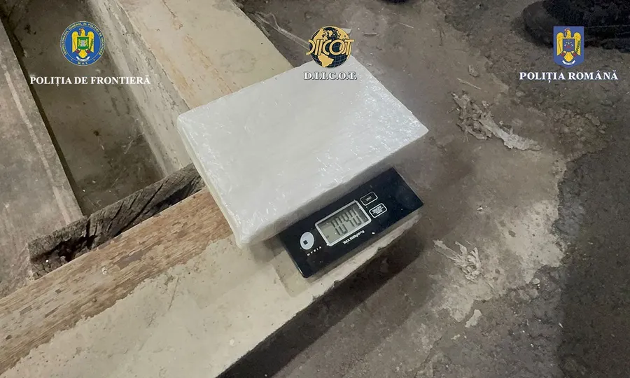 Captură cocaină mașină locaș special