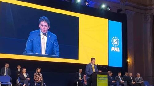 Mișcări înainte de configurarea unor noi alianțe în Consiliul General: un consilier general PNL își dă demisia și intră în subordinea lui Nicușor Dan, ca director în Primăria Capitalei