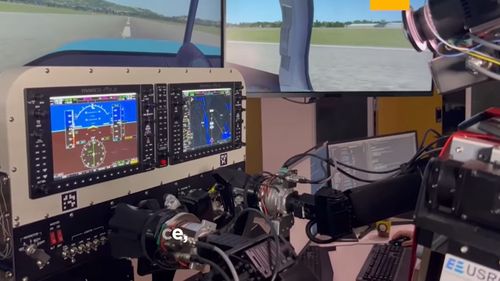 Video: PIBOT, primul robot umanoid capabil să conducă avioane, dezvoltat în Coreea de Sud / Tehnologia sa este integrată cu Chat GPT, iar forma umanoidă evită cheltuielile cu modificarea cabinelor de pilotaj