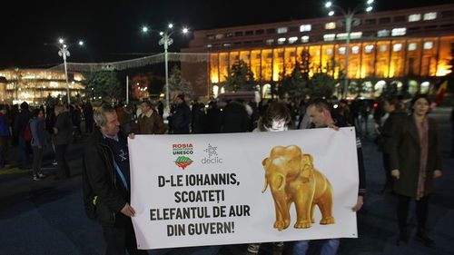 VIDEO 200 de persoane protestează în Piața Victoriei pentru înscrierea Roșiei Montane pe lista UNESCO. Mâine e ultima zi când Guvernul Orban poate face acest lucru