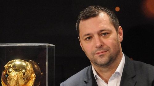 Paginademedia: Comentatorul Marian Olaianos, înlocuit din delegaţia pentru Mondialul din Qatar după scandalul din TVR
