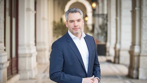 Crește presiunea pentru finanțarea de către UE a gardurilor anti-migranți / Cancelarul Nehammer: Avem un angajament clar din partea Comisiei de a sprijini proiecte pilot în Bulgaria și în România