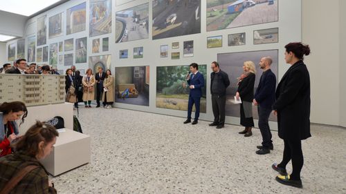 „Ce este munca” pentru ICR? Acuzații de lipsă de transparență la organizarea concursului câștigat de proiectul „What Work Is”, al artistului Şerban Savu, care reprezintă România la expoziția de artă „Bienala de la Veneția”