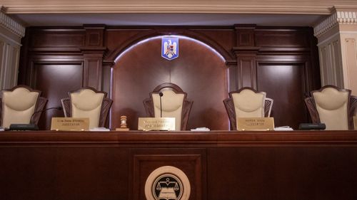 CCR dezbate joi cererea lui George Simion de anulare a alegerilor prezidențiale / Sesizarea a fost depusă în copie, liderul AUR trebuie să depună în original