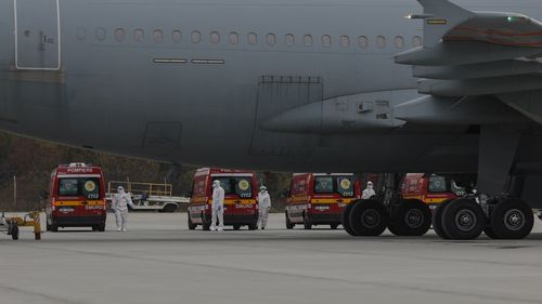 Arafat anunţă că pacienţi cu COVID vor fi transferaţi în Danemarca şi Cehia / O echipă de specialiști din Israel începe duminică o misiune în România