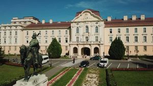 Rețeta maghiară pentru universități și cercetare, în așteptarea miliardelor de la UE. Apare o mega-universitate, pe măsură ce sunt rescrise regulile: mai multă competitivitate, dar și control politic întărit din partea guvernului Orban