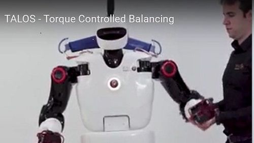 Robotul biped, roboții modulari și sistemele de mâini inteligente, atracțiile Forumului European al Roboticii de la București. Piața roboților umanozi va crește de peste 10 ori până în 2023