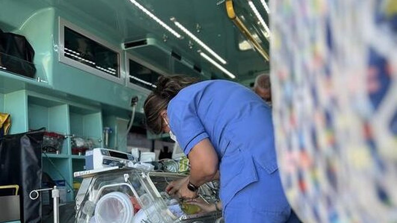 Patru bebeluși cu diferite malformații, transportați cu două aeronave la Helsinki și Milano, cu ajutorul Asociaţiei Blondie