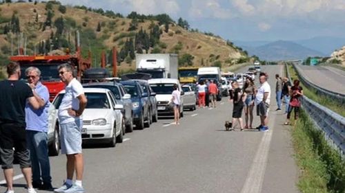 Grănicerii greci au descoperit turiști având asupra lor teste false negative la punctul de frontieră Kulata - Promachonas. Cu toții proveneau din țări balcanice. Nu se știe dacă printre ei se numărau și români