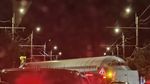 VIDEO Imagine neobișnuită pe drumurile din Cluj noaptea trecută: fuselajul unui avion a blocat traficul / A plecat de pe Aeroportul Otopeni, dar pe șosea