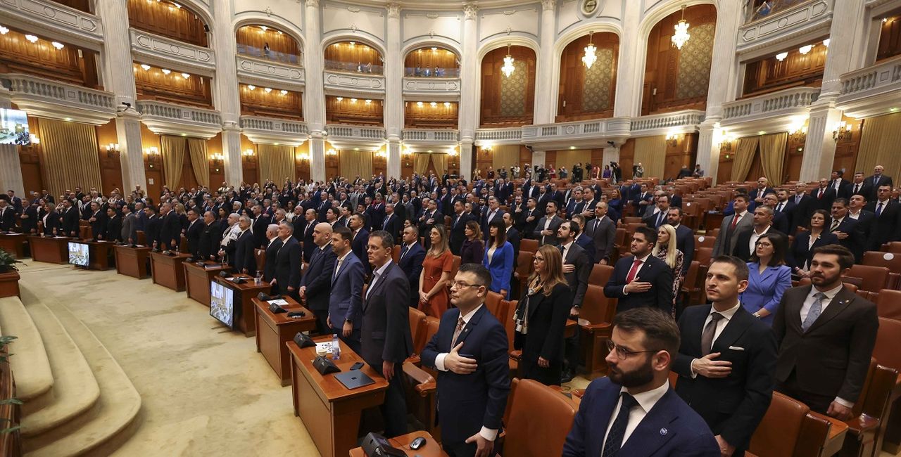 Bolojan, despre reducerea cheltuielilor în administrație: Nu se întâmplă nimic dacă suma forfetară a parlamentarilor se reduce cu 10%