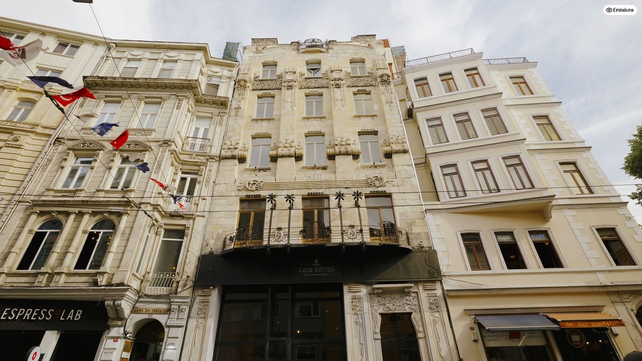 O clădire plină de istorie din Istanbul, readusă la viață după ce a fost restaurată și transformată în centru cultural