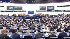 Poliția percheziționează birouri din Parlamentului European de la Strasbourg, în ancheta de corupție în care ar fi implicați opt eurodeputați, inclusiv din România / Procurorii investighează dacă eurodeputații au primit bani de la Huawei