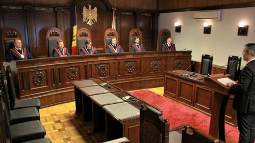 Ofensiva judecătorilor inamovibili ai Curții Constituționale de la Chișinău