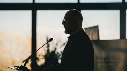 Statul român investește zeci de milioane de lei în comunitatea maghiară / Vicepremierul României, Kelemen Hunor, prezintă investițiile, dar nu spune că banii sunt de la București