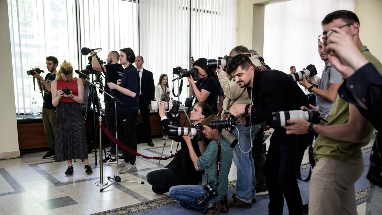 Proiectul de lege european privind libertatea presei avansează; îngrijorări în legătură cu spionarea jurnaliştilor