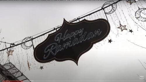 Orașul Frankfurt își aprinde luminile de sărbătoare pentru a celebra luna Ramadanului