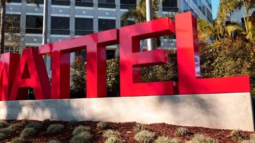 Producătorul de jucării Mattel acuzat că planifică un experiment social „nechibzuit” cu jucării AI pentru copii