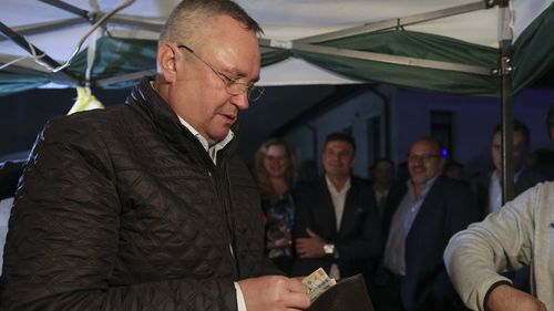 Nicolae Ciucă: Aţi văzut câtă disperare? Eu, care nu am fost în politică, s-a trezit toată lumea că Ciucă este inamicul numărul unu al României. Cei care mă atacă nu au decât, eu mă duc acăsică şi pun capul liniştit pe pernă