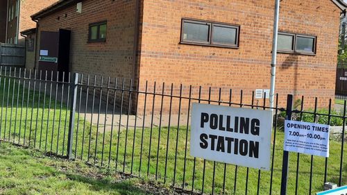 Alegeri locale în Marea Britanie: este așteptat un vot sancțiune împotriva Partidului Conservator al premierului Boris Johnson. Alegeri pentru Adunarea Legislativă din Irlanda de Nord: separatiștii de la Sinn Fein sunt favoriți