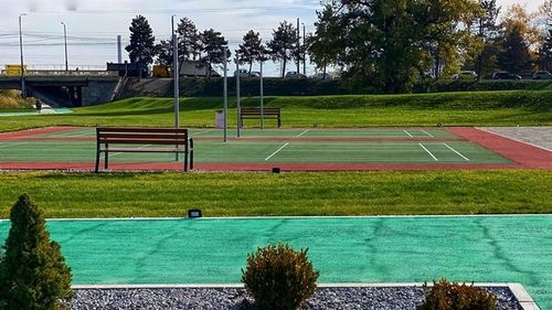 FOTO Zonă de promenadă de 16 milioane de lei, inaugurată, sâmbătă, la Suceava / 15 hectare de alei, piste pentru bicicliști, terenuri de tenis și badminton