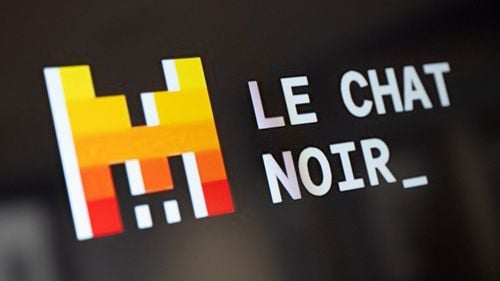 Mistral, startup-ul francez de AI, semnează un contract cu AFP pentru un nou chatbot / Mișcarea, un răspuns la rivalii din Silicon Valley, care renunță treptat la factchecking