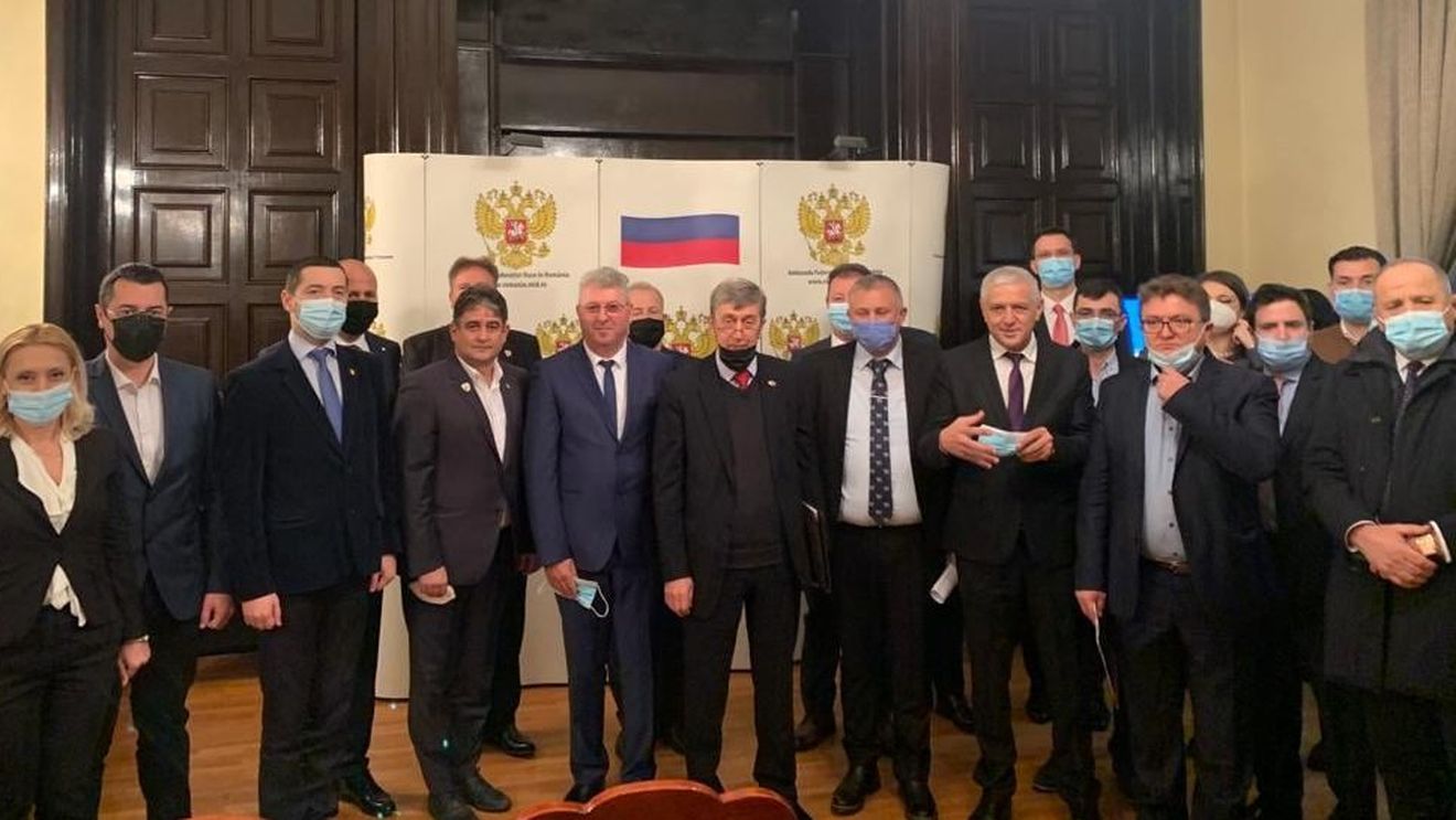 Zeci de primari și viceprimari din toată țara s-au întâlnit cu ambasadorul Kuzmin pentru ”cooperare bilaterală” cu Rusia, în contextul tensionat de la granița Ucrainei/ Ambasadorul le-a cerut să ”trateze în mod critic acuzațiile mincinoase” ale jurnaliștilor la adresa Rusiei