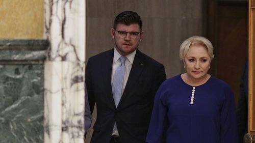 Consultantul lui Călin Georgescu, Anton Pisaroglu, care a lucrat şi cu Viorica Dăncilă, George Simion şi Nicuşor Dan, şi-a anunţat candidatura la alegerile prezidenţiale: Sub pretextul de a nu deveni o dictatură, România a devenit o dictatură - VIDEO
