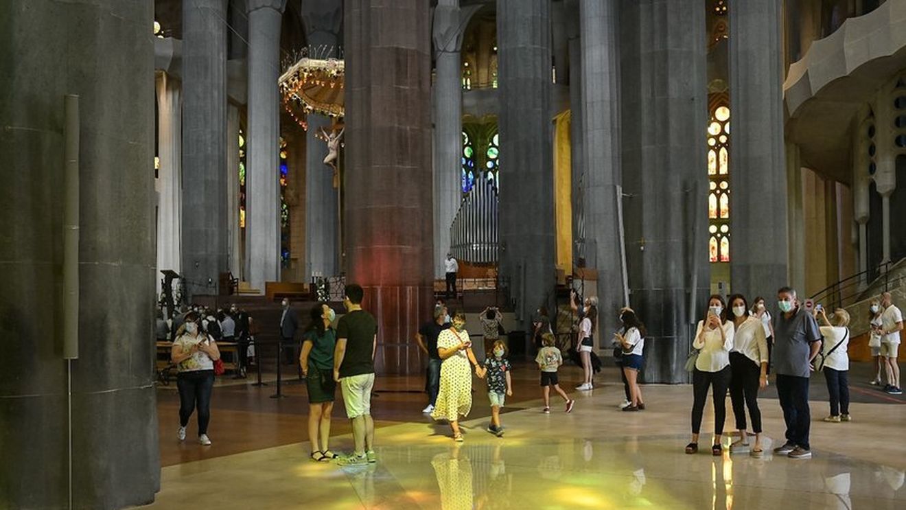 S-a redeschis catedrala Sagrada Familia din Barcelona/ Medicii din prima linie au primit gratuit 2000 de bilete