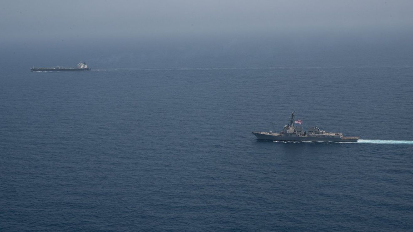 Navă comercială interceptată de Marina SUA în Marea Arabiei: "37 de nave au fost redirecționate de la începutul blocadei"