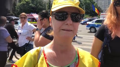 VIDEO Mesajul unei profesoare de la miting pentru Iohannis: Nu a fost niciodată profesor, nu a înțeles niciodată ce înseamnă să fii profesor - un standard pentru viitorul României și pentru copiii noștri
