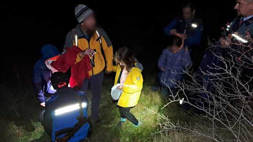 Doi adulți și trei copii s-au rătăcit în zona Cascadei Șipote Bedeleu din Alba, cunoscută ca fiind frecventată de urși/ A fost nevoie de intervenția jandarmilor