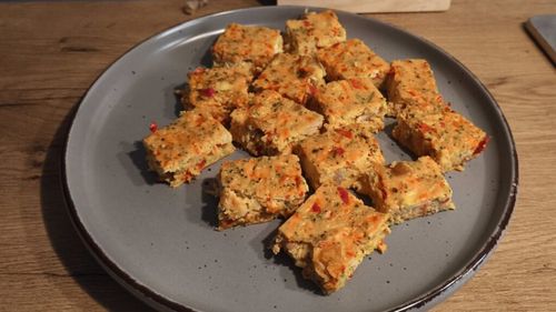 Rețetele Juanitei | Chec aperitiv cu broccoli, piept de pui și cașcaval/ Un preparat versatil, se poate servi la cină, mic dejun sau aperitiv la o masă festivă