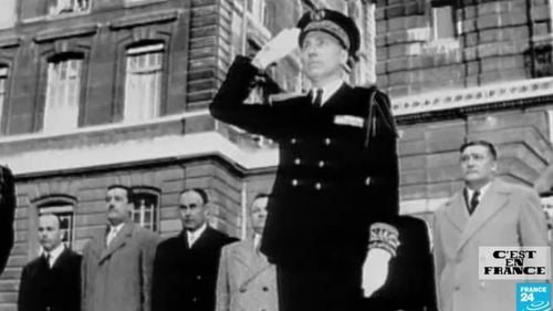 Președintele Macron a denunțat ”crimele de neiertat” din 1961, când zeci de algerieni au fost uciși de polițiștii din Paris în timpul unei manifestații