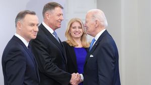 Iohannis, în teleconferință cu Biden și ceilalți lideri ai statelor NATO și UE, a solicitat capabilități sporite pentru interceptarea dronelor rusești și o apărare antiaeriană mai puternică pe Flancul Estic