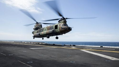 Elicoptere Chinook și F-16: Statele Unite și Emiratele Arabe Unite semnează un contract în valoare de peste un miliard de dolari