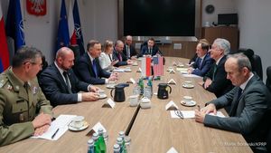 Directorul CIA s-a întâlnit cu președintele Poloniei la Varșovia, după o discuție cu Zelenski la Kiev despre amenințarea nucleară a Rusiei