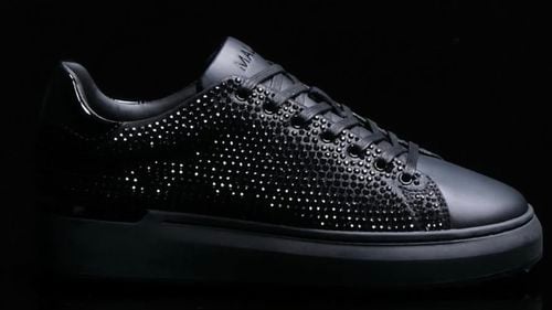 Swarovski și brandul britanic Mallet London colaborează pentru o colecție de încălțăminte pentru femei / Cum arată pantofii de 275 de lire sterline